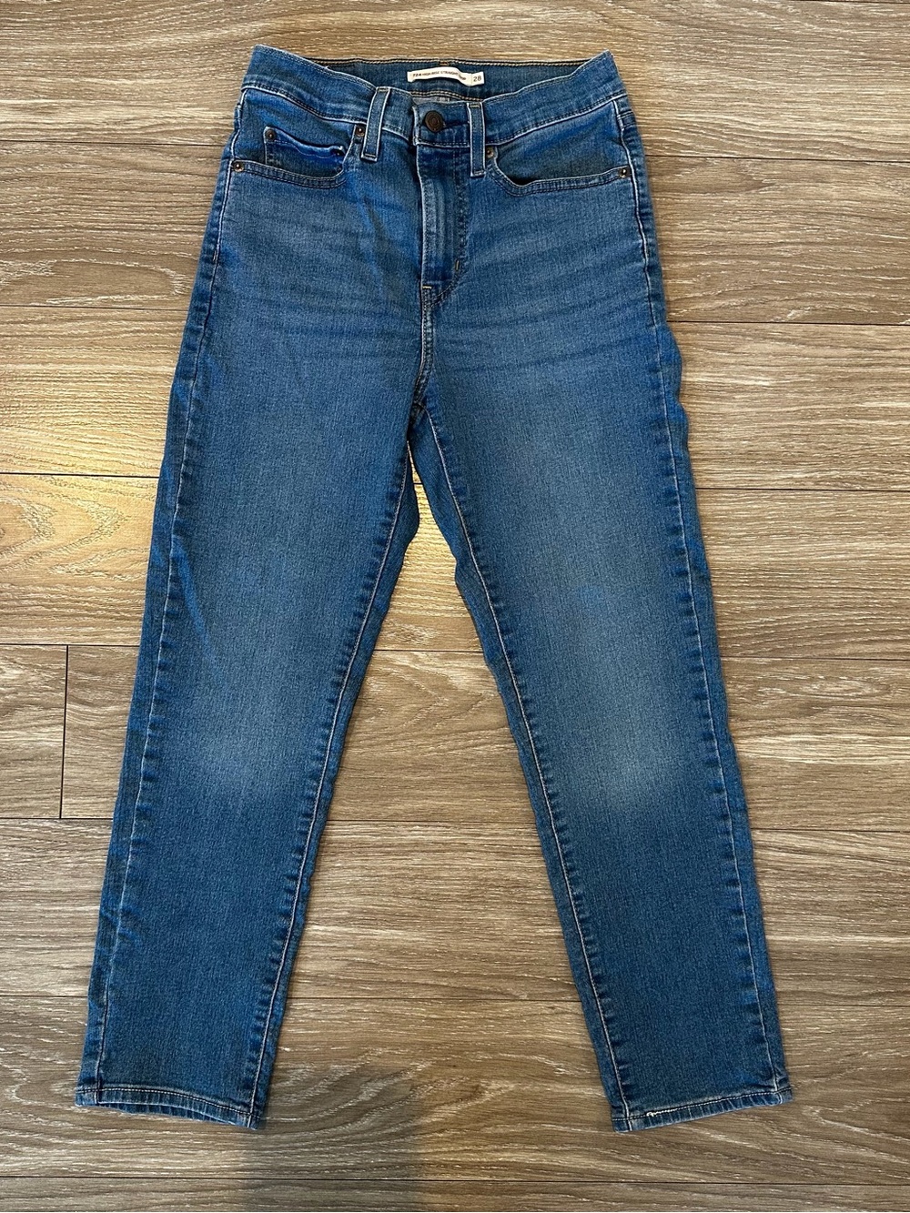 Levi's 724 High Rise Straight Crop Blue Denim Jeans size 28 / 6